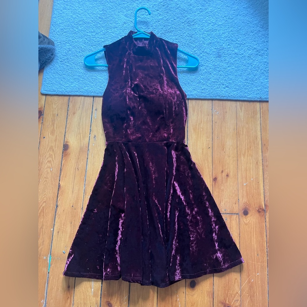 Size 0 City Studio Velvet Dress